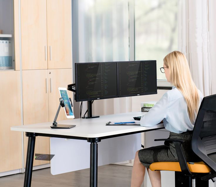 Adjustable Aluminum Desktop Stand for Tablets and Phones